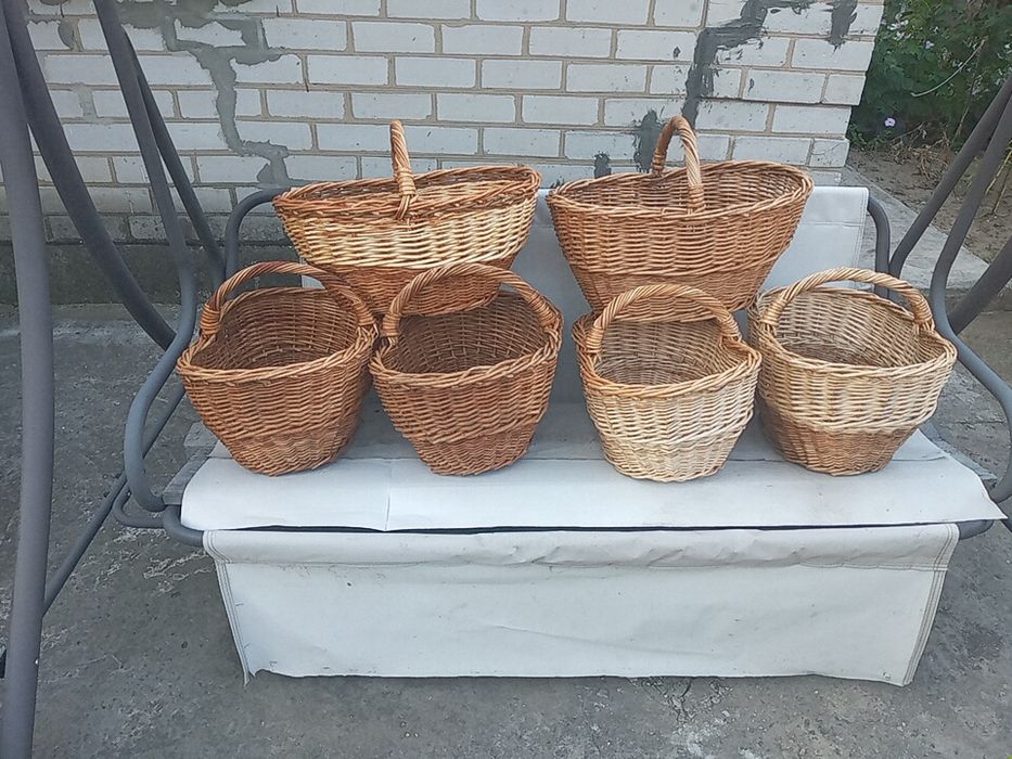 Продам корзинки из лозы.