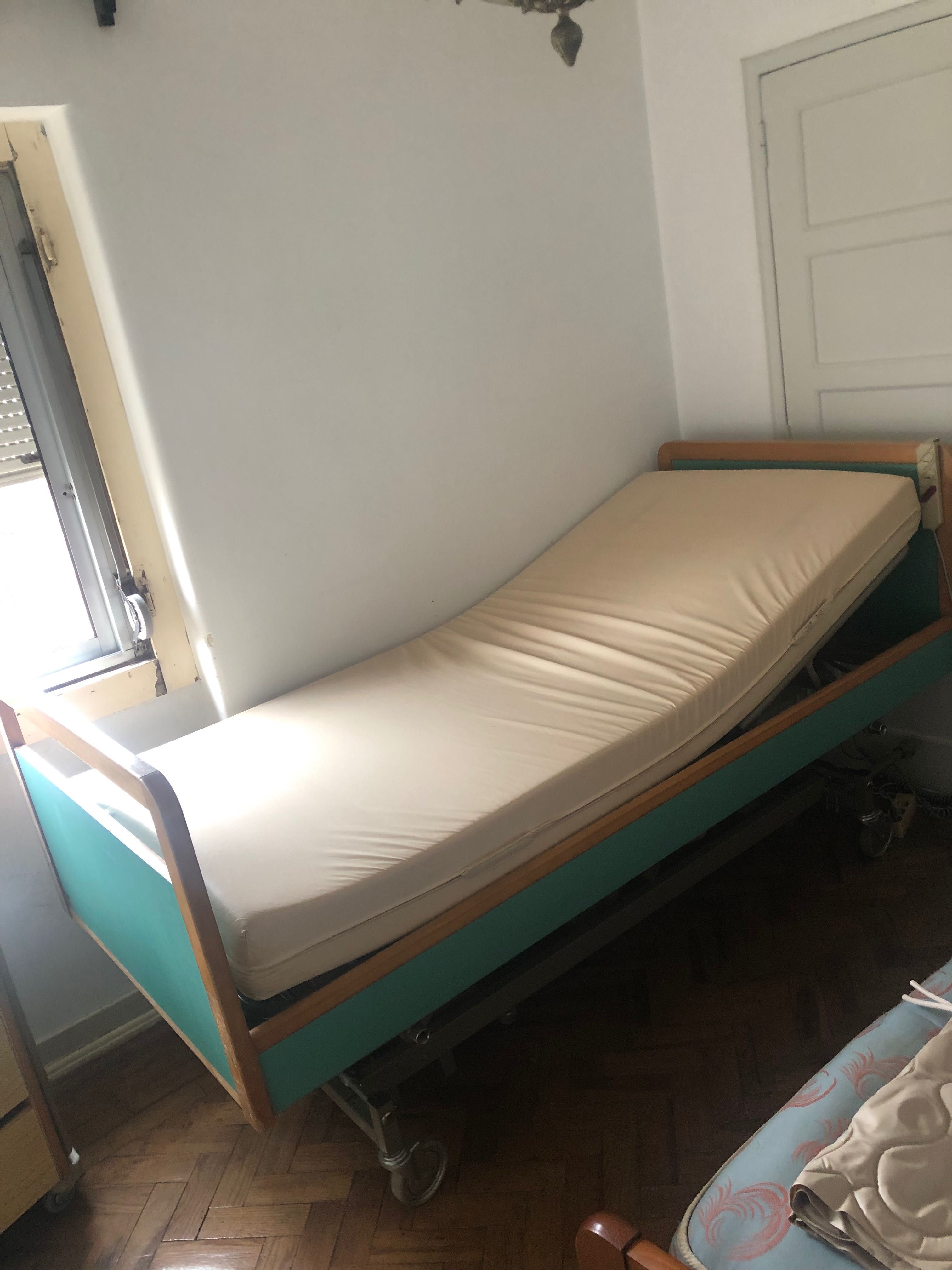 Cama articulada elétrica c/ mesa de apoio