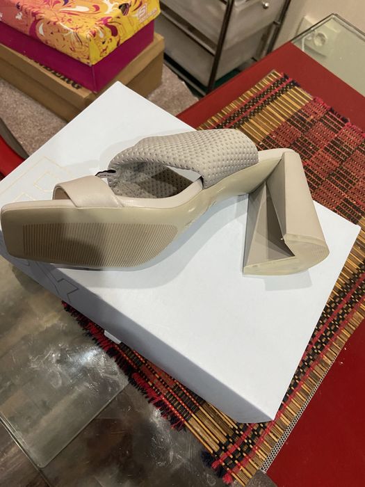 Босоножки , шлепки