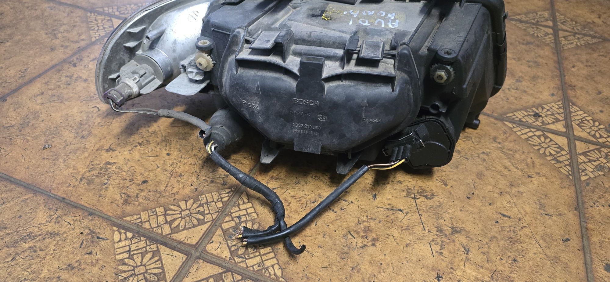 Lampa lewa przód przednia kierunkowskaz Audi A4 B5