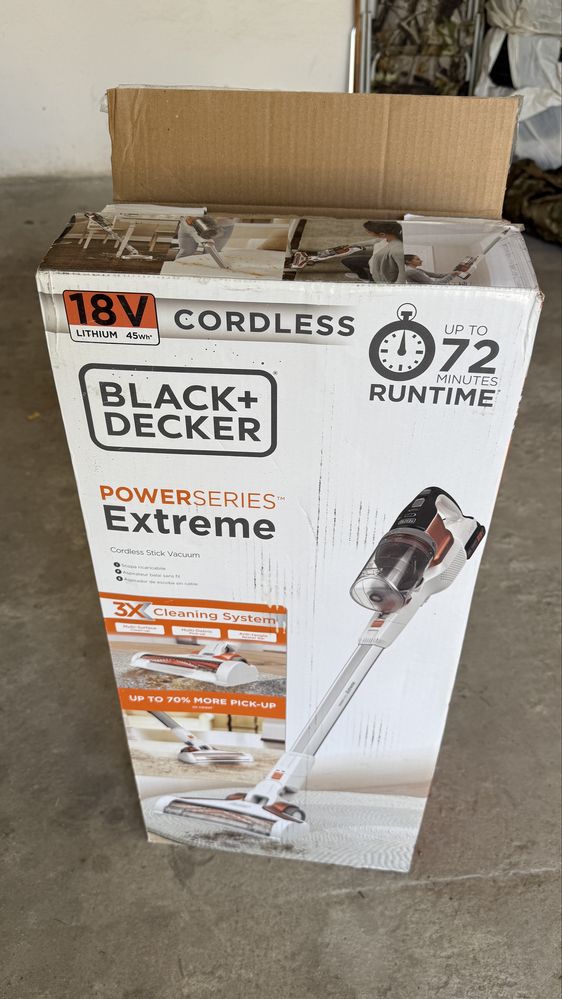 Аккумуляторный пылесос BLACK+DECKER BHFEV182C