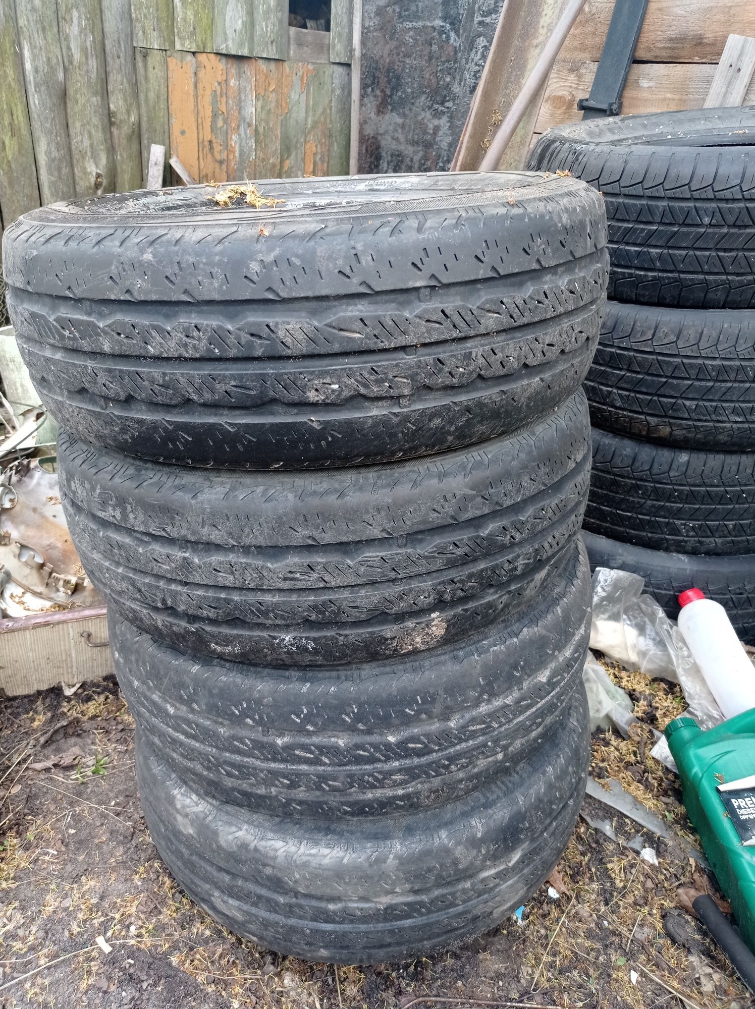 Продам комплект резини195/60 R16c