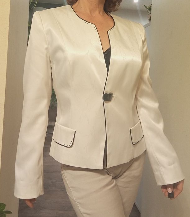 Пиджак жакет белый элегантный недорого В идеальном состоянии.