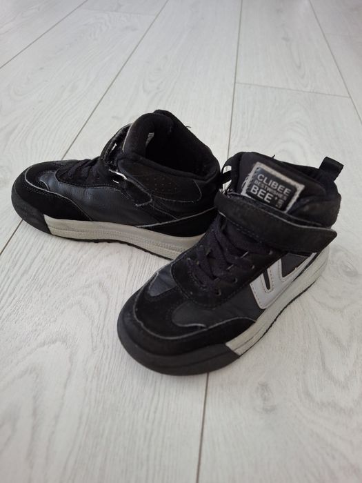 Дитяче взуття на хлопчика 29розміру,весна-осінь у хорошому стан.і