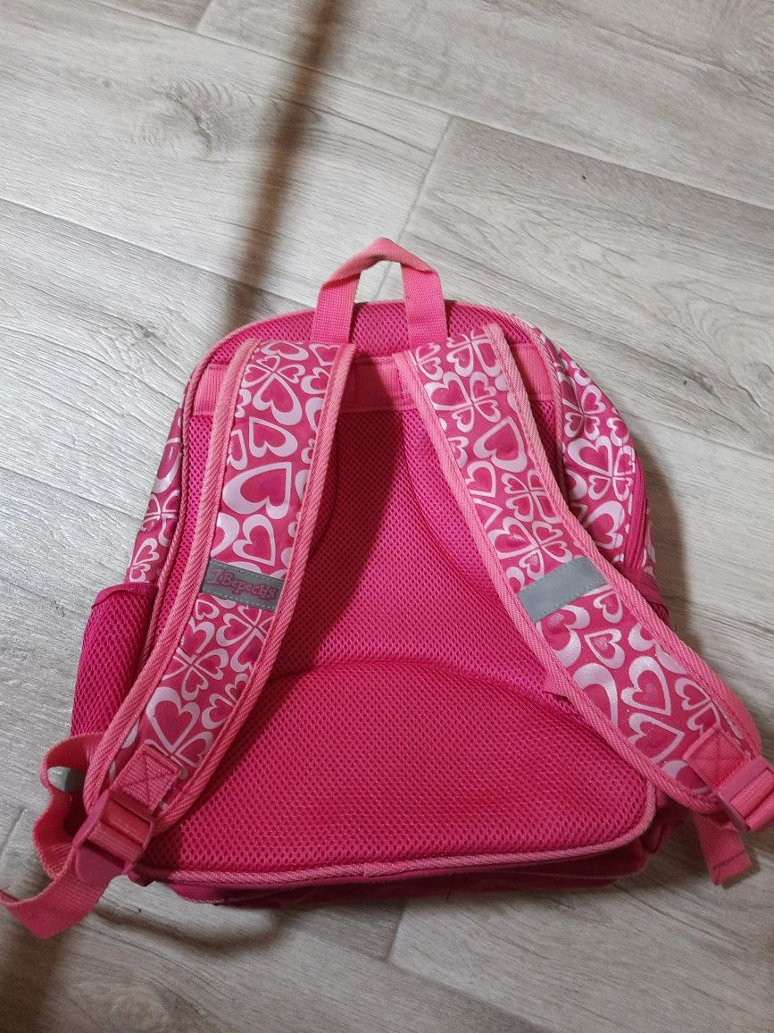 Рюкзак розового цвета