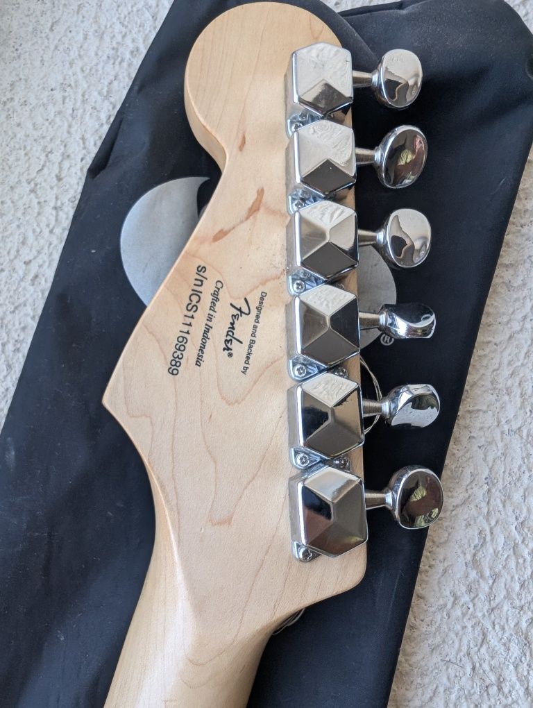 Електрогітара Squier mini by Fender
