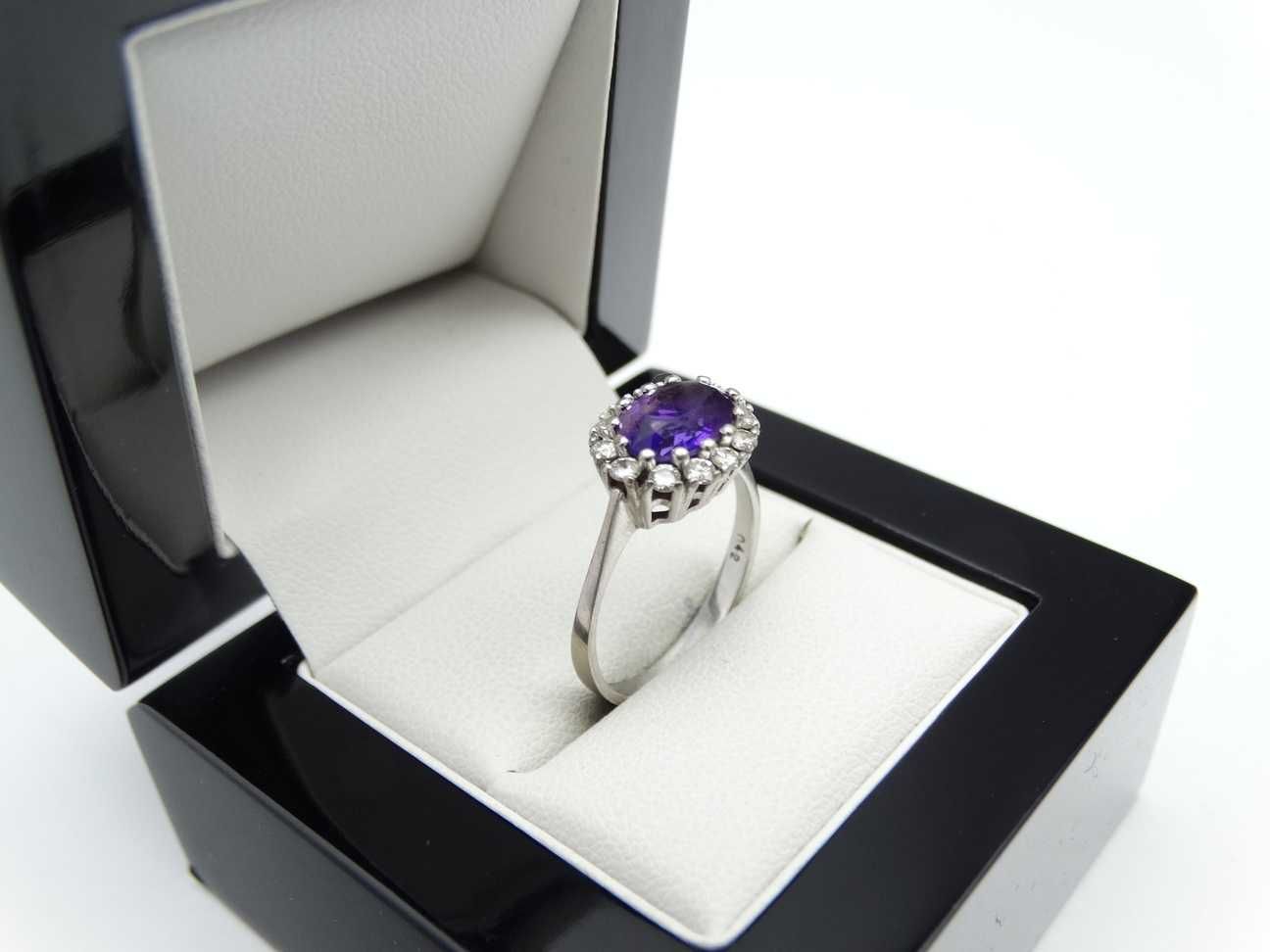 Złoty Pierścionek 3,97g P750 R17 Ametyst 1,5ct Brylanty 0,42ct Białe Z