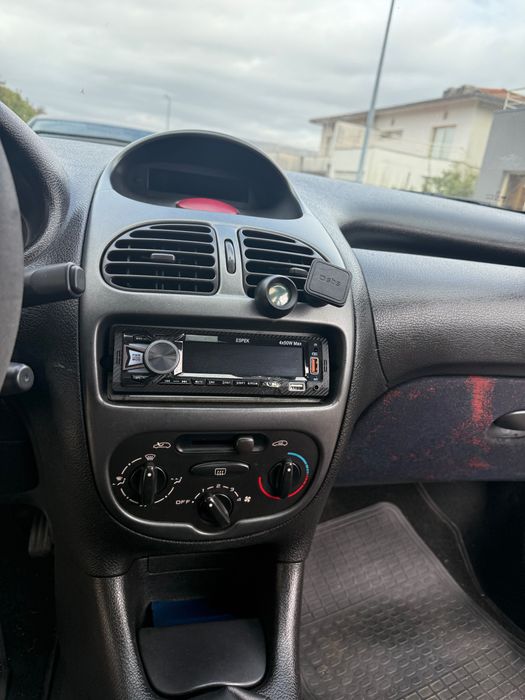 Peugeot 206 em ótimas condições