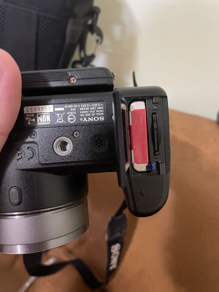 Продам фотопарат Sony DSC-H9