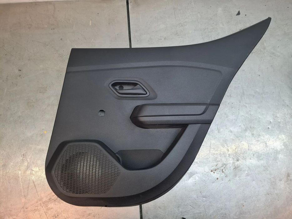Forra porta / quartela trás direita DACIA Sandero III