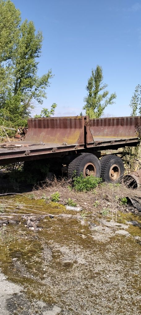 До продажу причіп