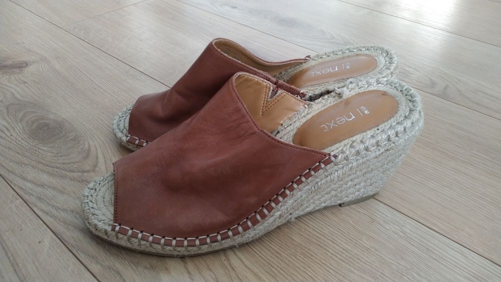 Klapki damskie na koturnie skórzane rozmiar 40