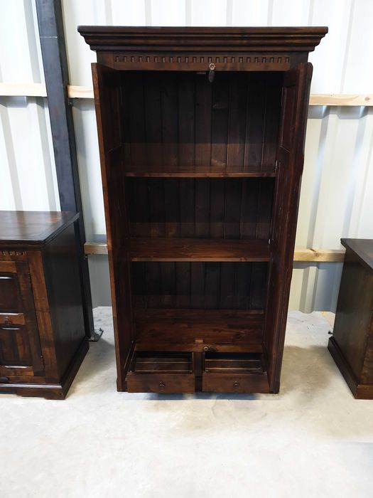 Kolonialny kredens wykonany z litego palisandru indyjskiego. Dostawa.