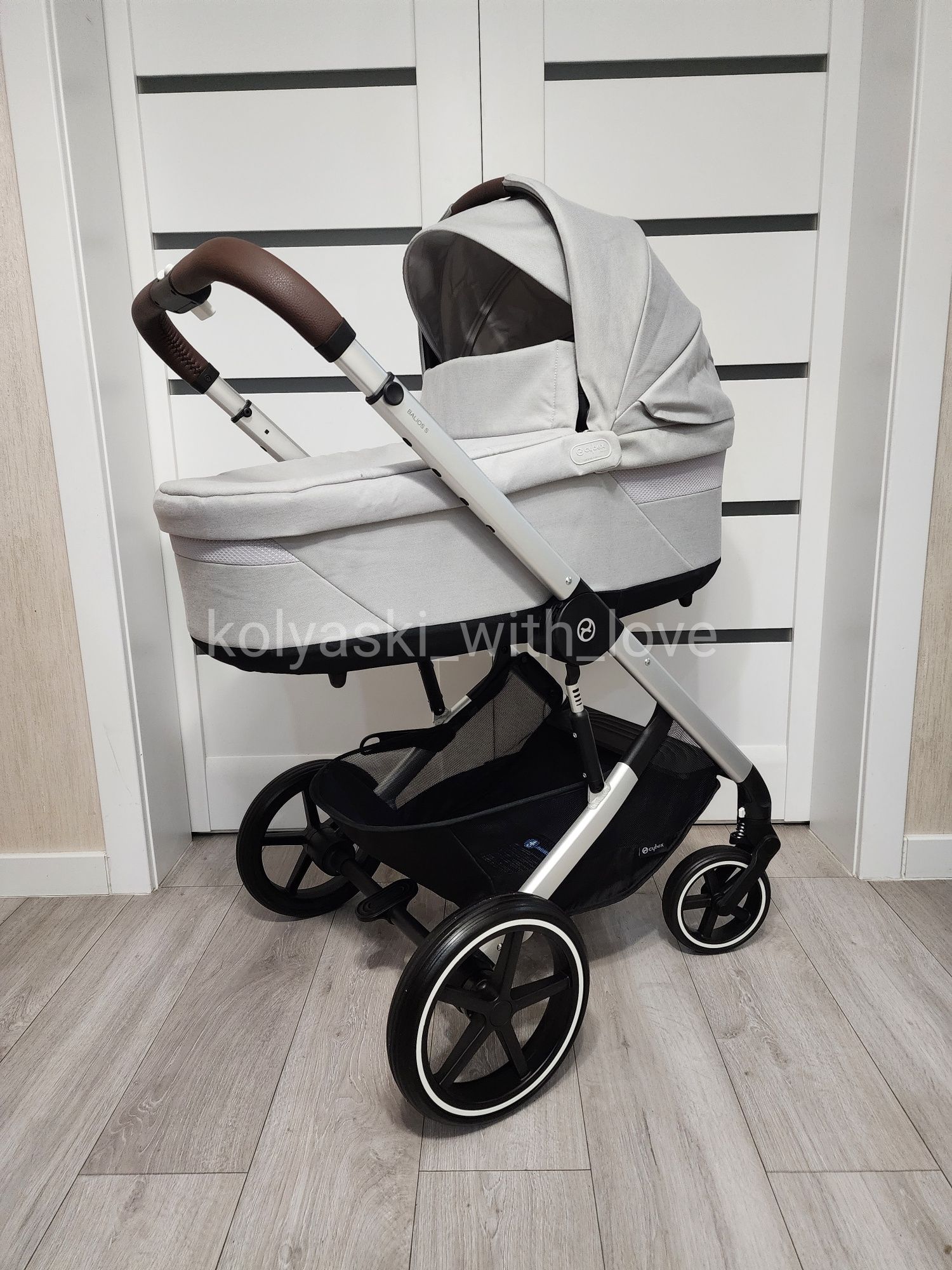 Ідеал! Cybex Balios S Lux 2024 lava grey Сайбекс Баліос сіра візок