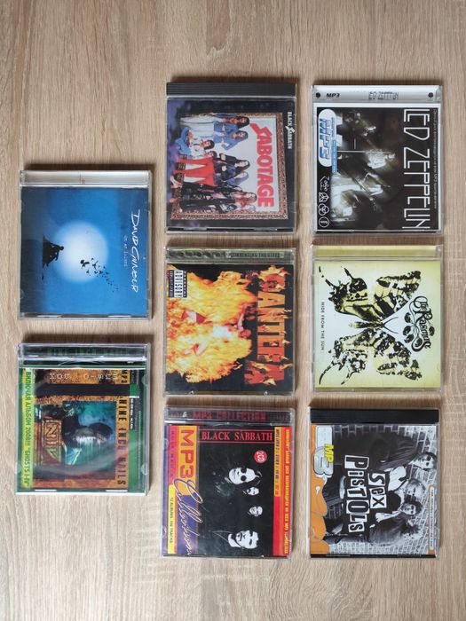 CD диски, Black Sabbath, Pantera, Sex Pistols..