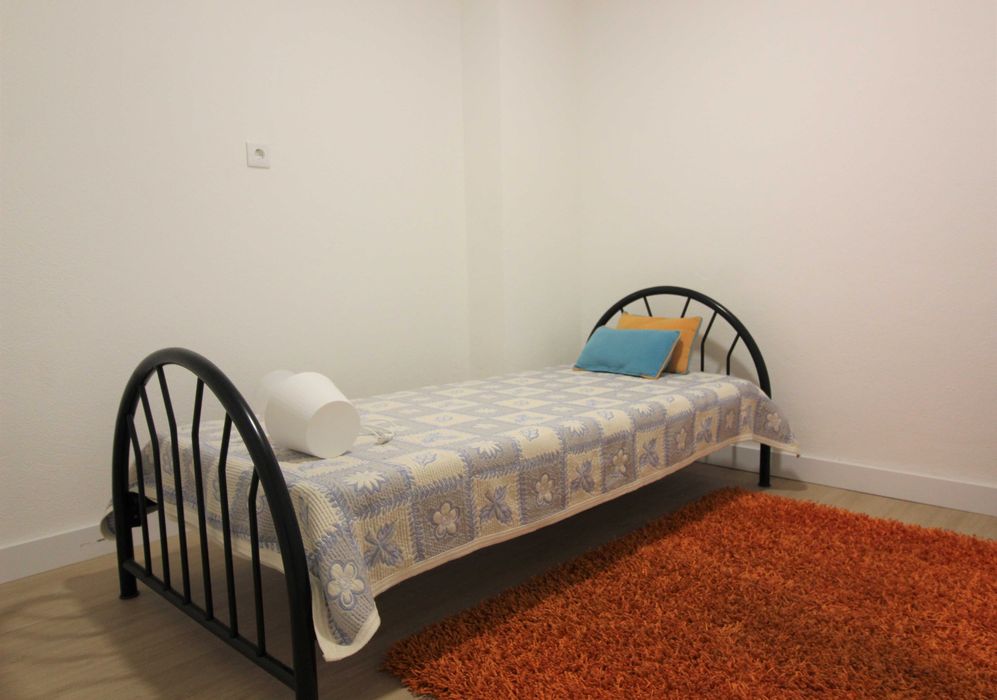 Quarto Individual para arrendar (Amora)