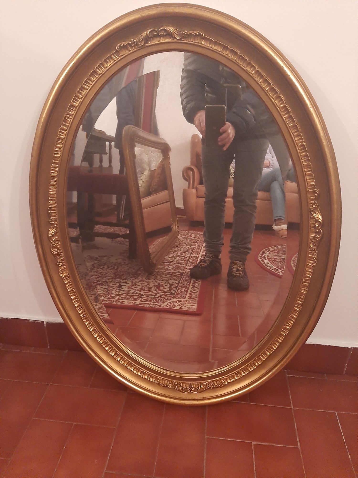 Espelho moldura madeira maciça oval vidro bicelado