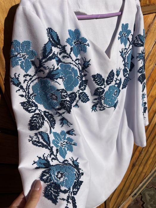 Вишиванка бісером ручної роботи.