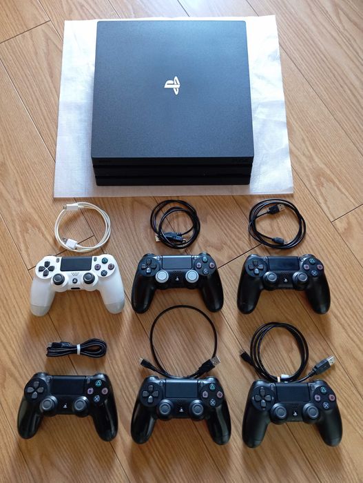 PlayStation 4 PRO PS4, comandos, jogos, (faço retomas, ler descrição)