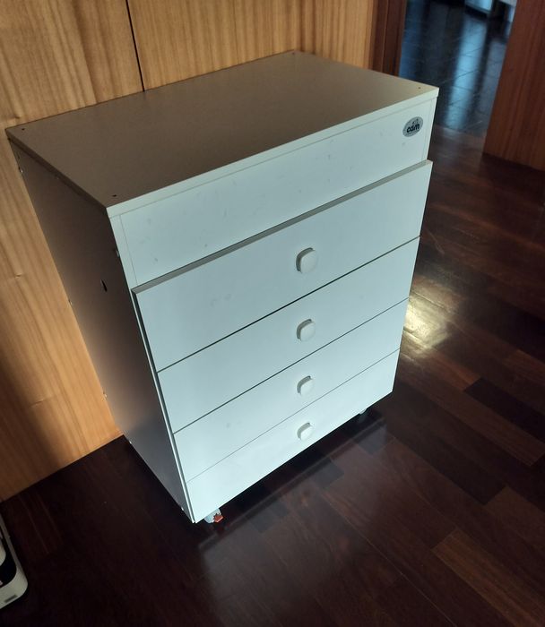 Vendo 2 moveis guarda roupa