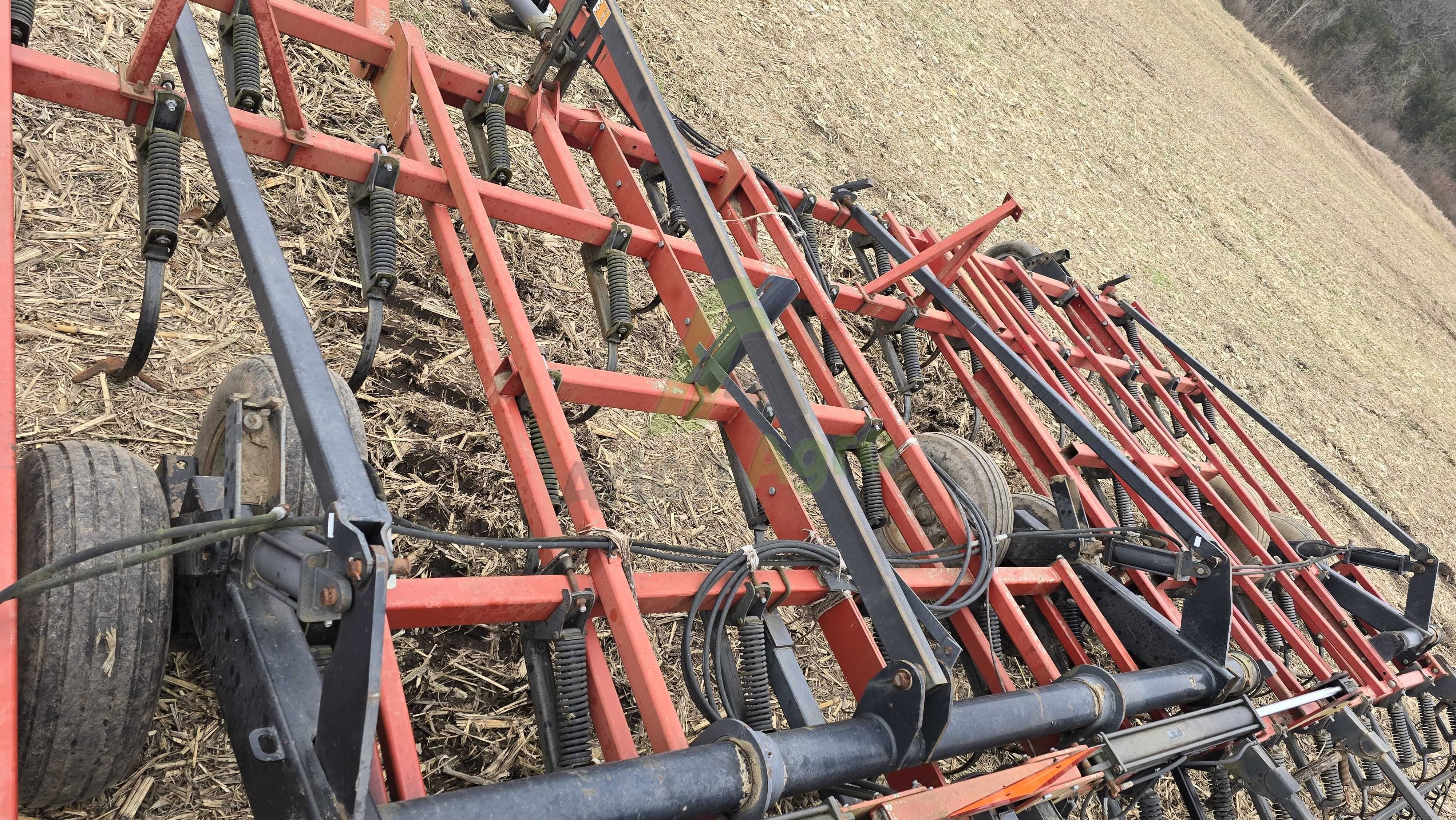 Культиватор Кейс тайгермейт 2 Case IH Tiger Mate 2 шириною 11 метрів