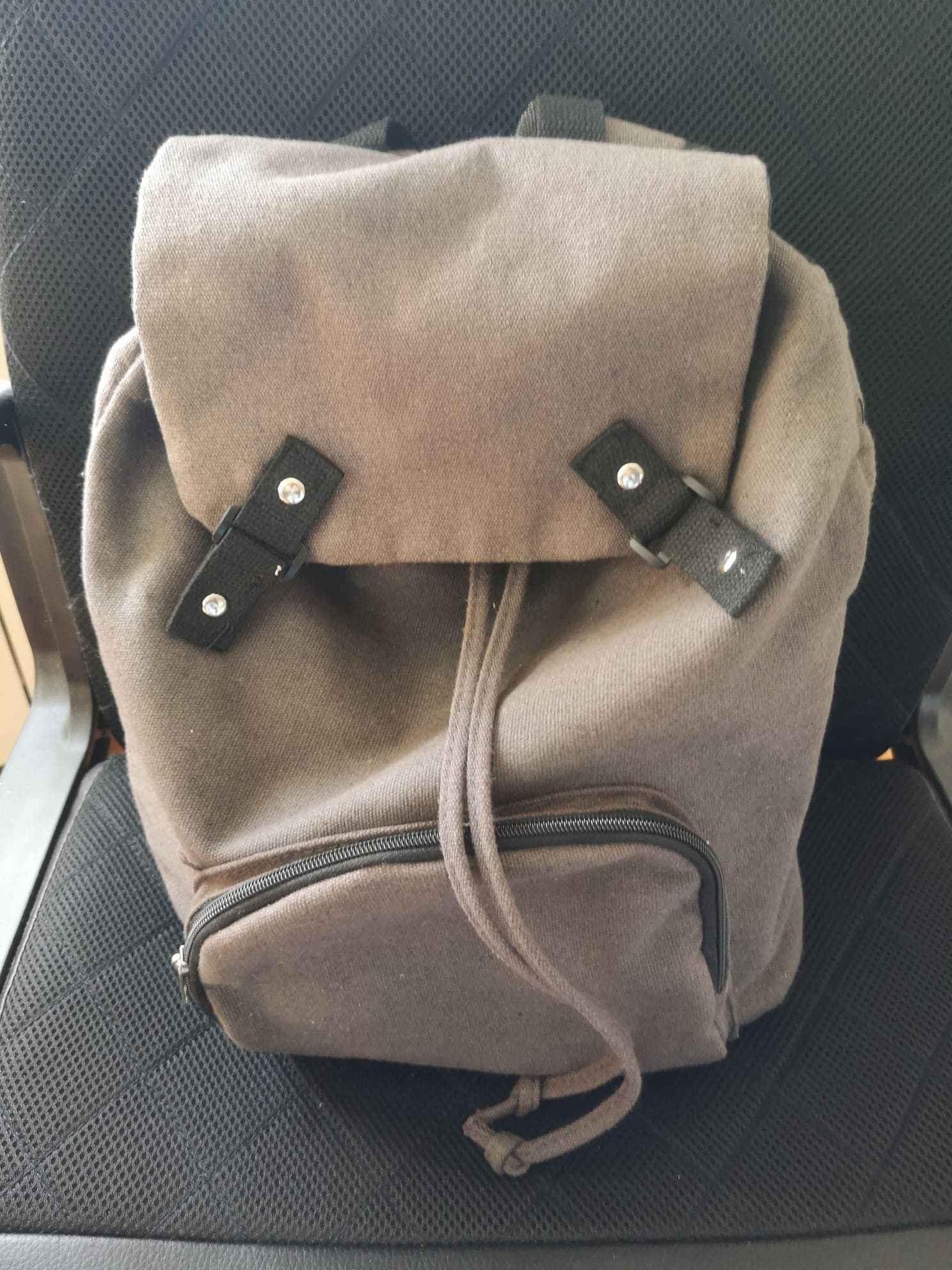 Mochila cinzenta Axe