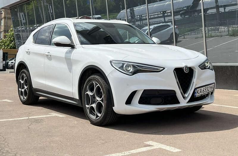 Alfa Romeo Stelvio 2017 року