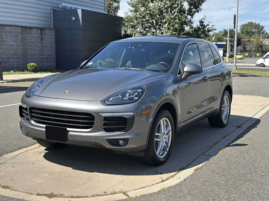 Porsche Cayenne      2016