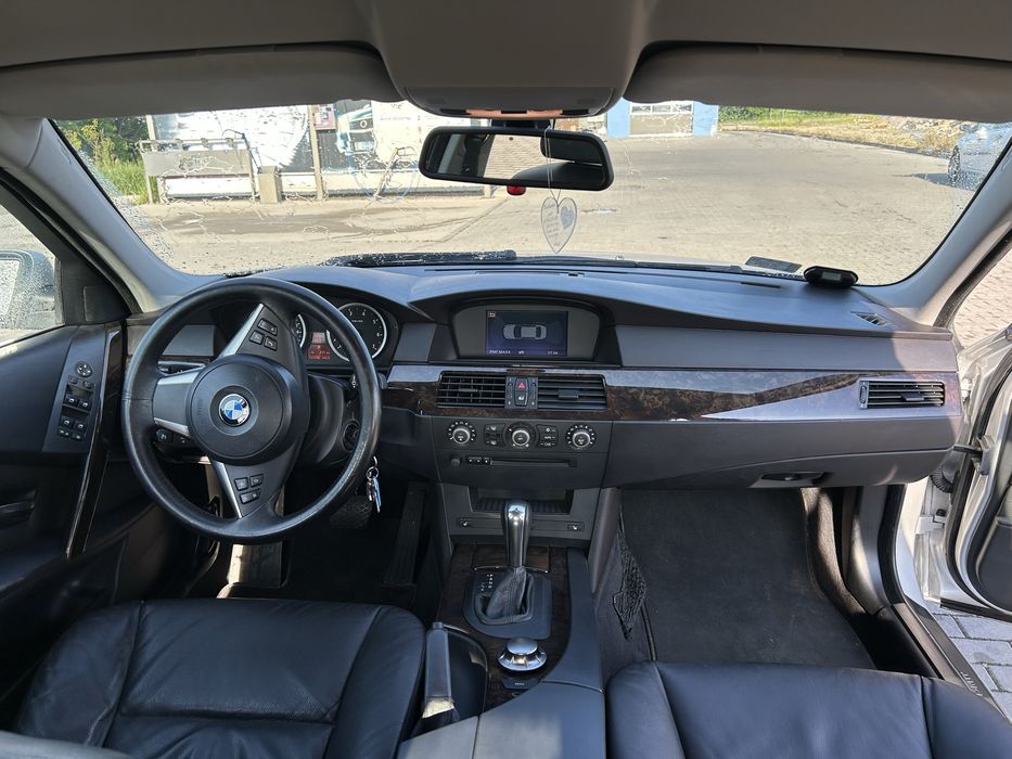 Bmw E60 545i - v8
