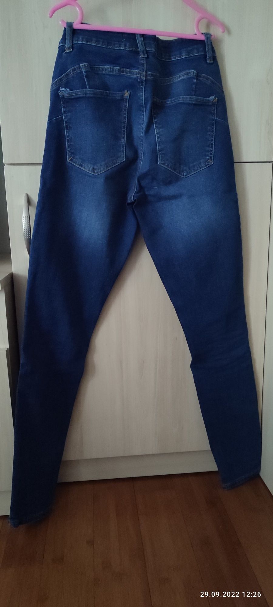 Spodnie jeansy rurki Reserved 34