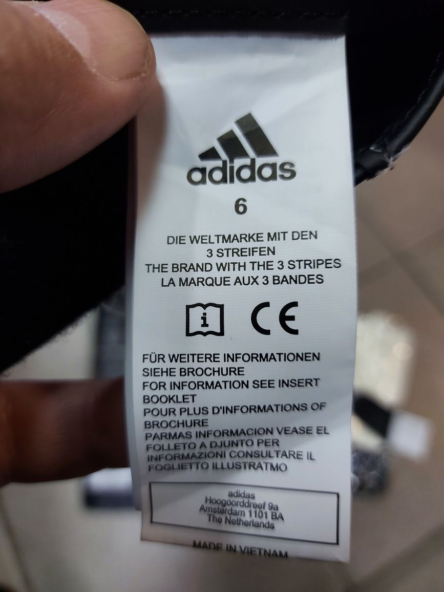 Дитячі воротарські рукавички Adidas Tiro Club Jr GI6378 роз 3.4