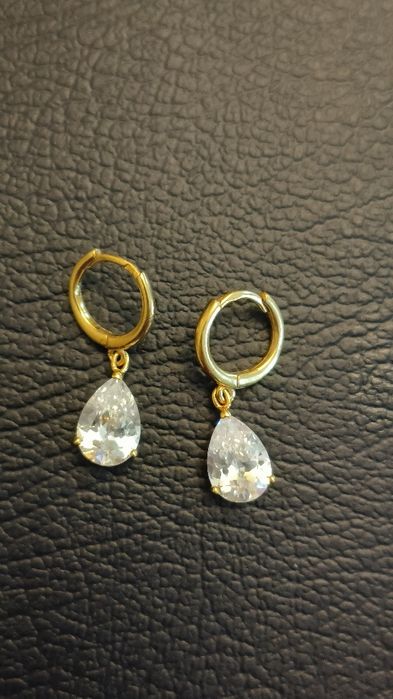 Argolas em prata com zircão