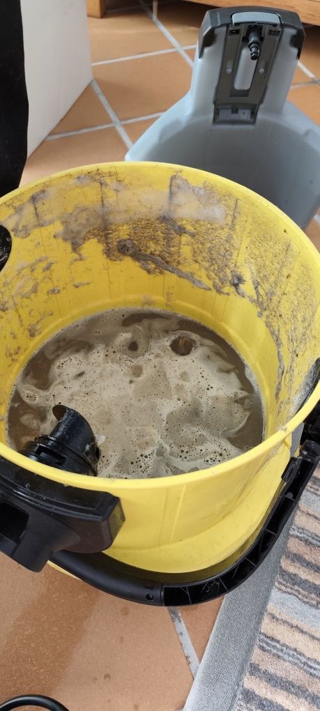 Serviços de Limpeza e Lavagem de Estofos