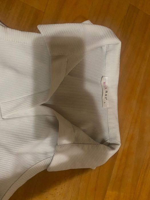 Короткий білий топ