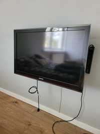 Telewizor Samsung 32' z uchwytem