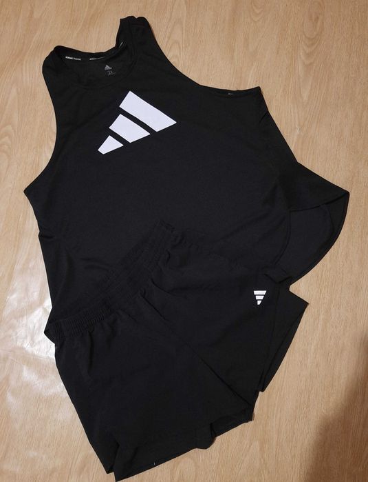 на подарунок adidas