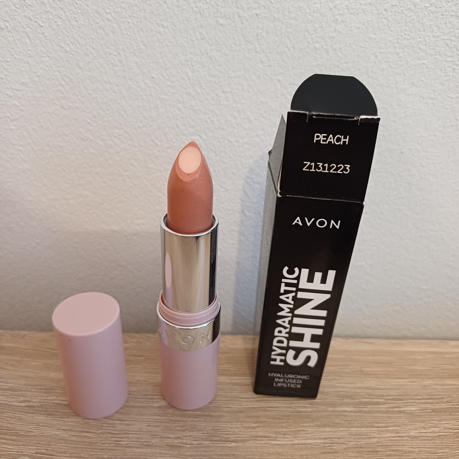 Szminka hydra shine peach avon