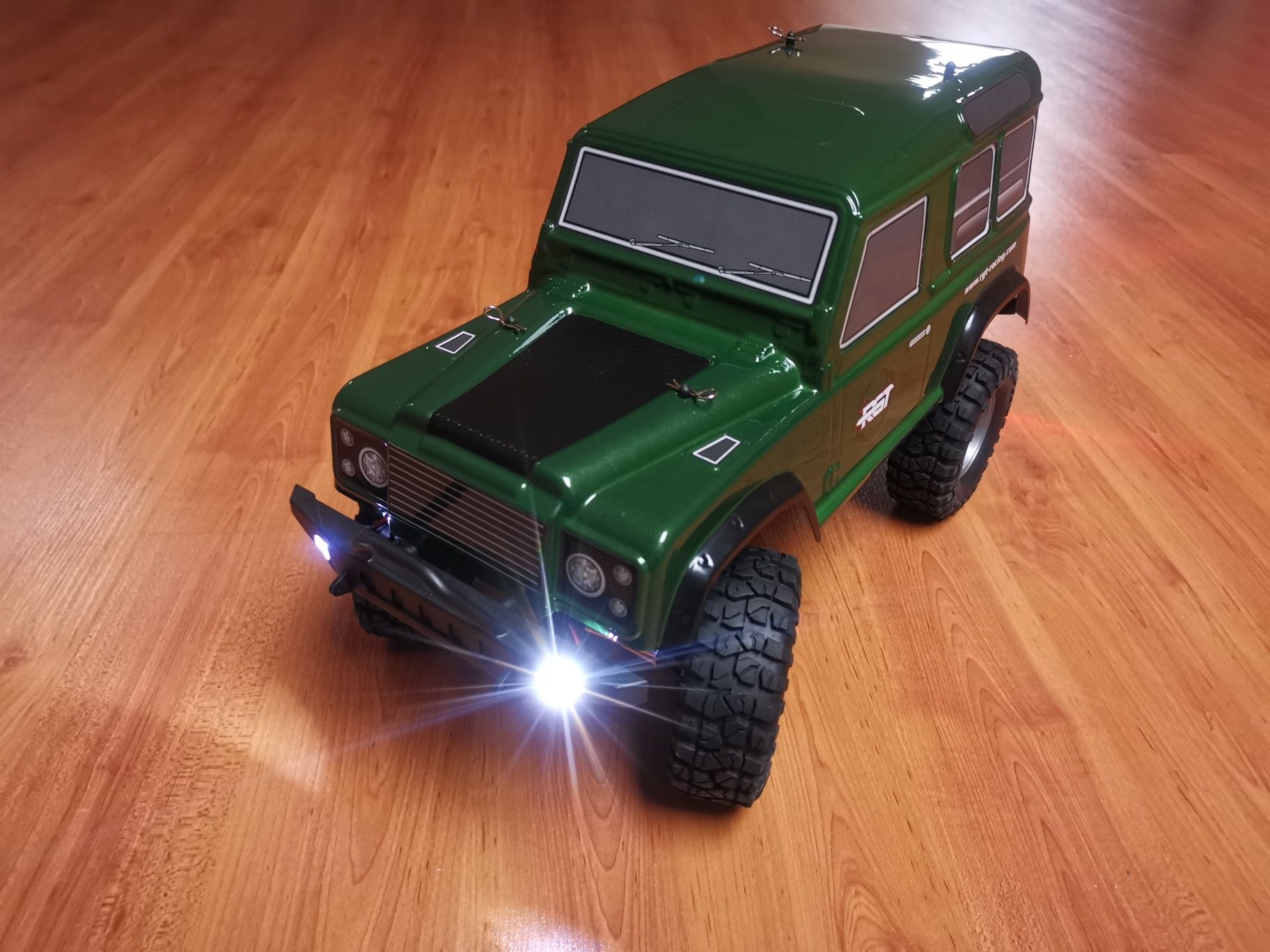 Land Rover RC Jipe Scale Crawler Rock Cruiser RC4 V2 1:10 RGT 136100