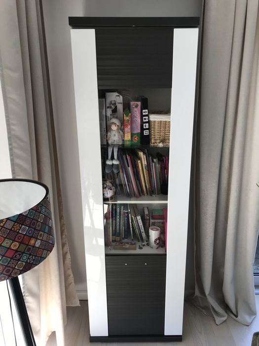 Witryna, szafka słupek z led