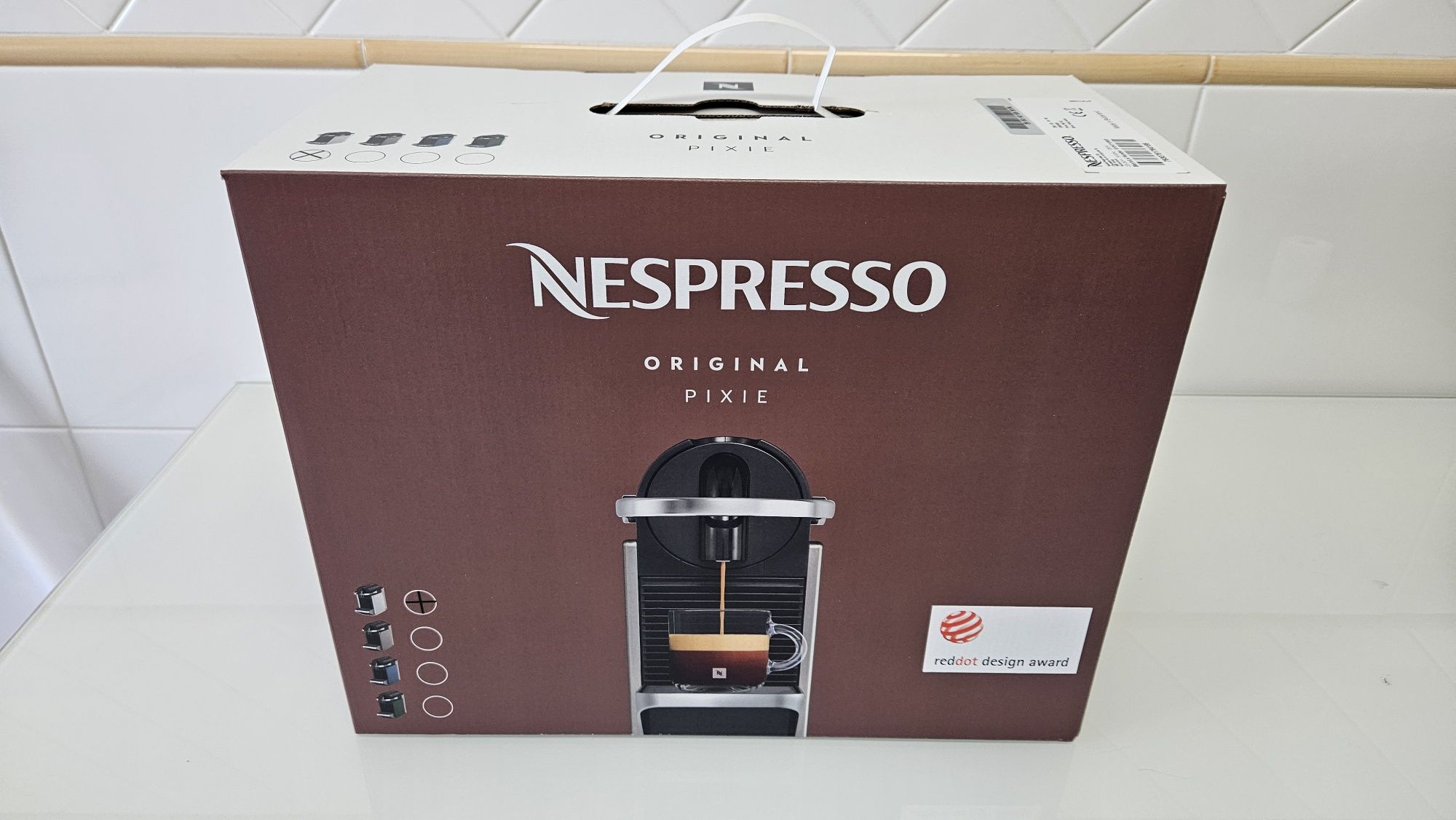 Máquina Nespresso Pixie