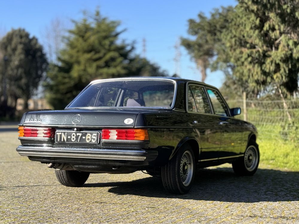 Mercedes Benz W123 300D (nacional)