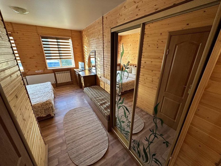 Будиночоки з басейном  та сауною