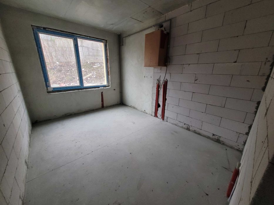 Продаж 2к Очеретяна  5/7ц новобуд зданий 61м 75тис