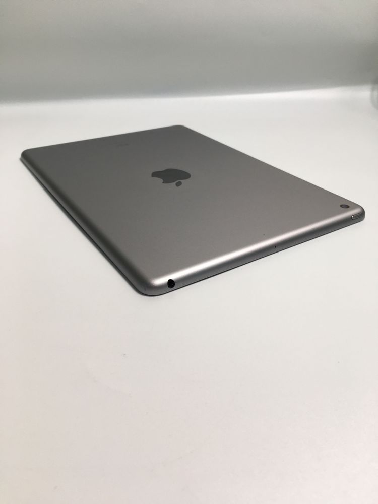 Планшет Apple iPad 6 32gb Wifi оригінал б/у