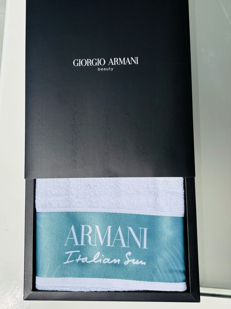 Toalha de Praia Giorgio Armani nova em caixa