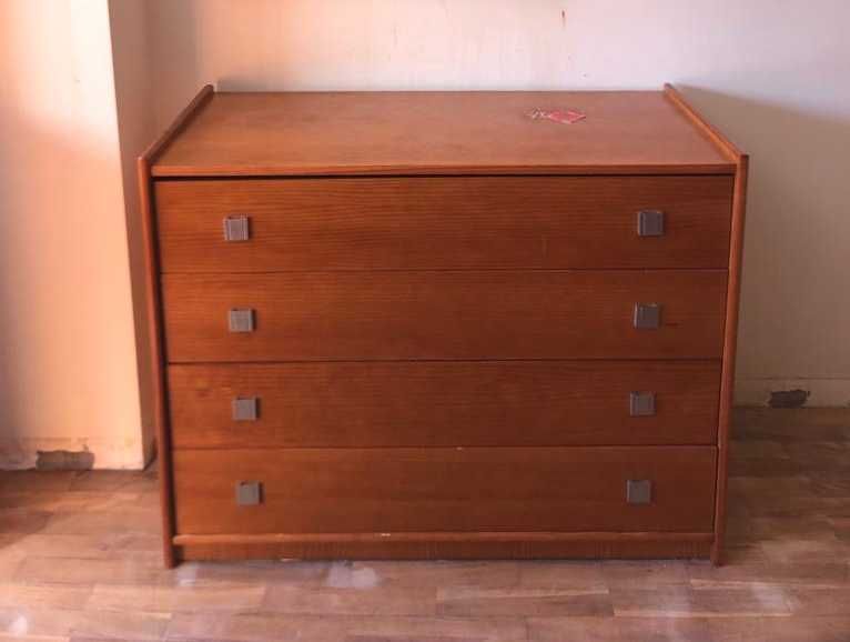Quarto completo de estúdio