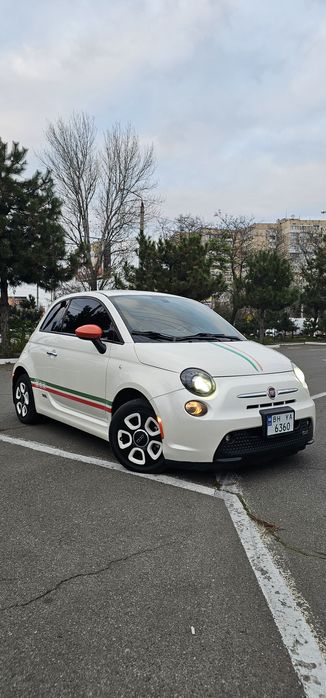 Електромобіль Fiat 500e
