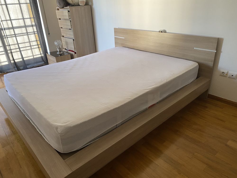 Cama de casal 160x200cm