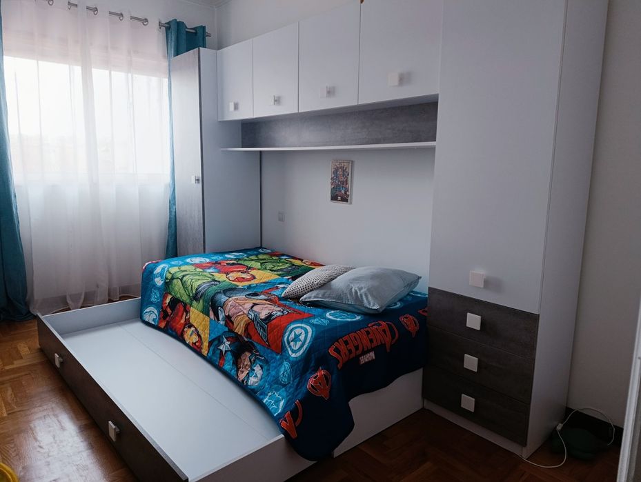 Conjunto de quatro de criança