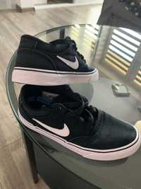 Buty Nike SB Black/white-black roz.36,5 unisex